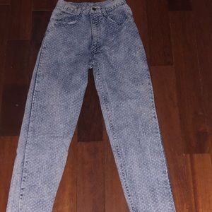 Mid rise light wash white polkadot mom jeans